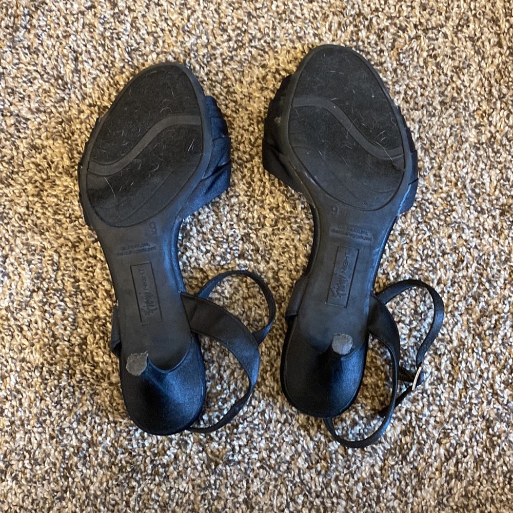 High Heel - Picture 4 of 7